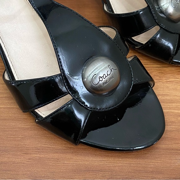COACH Hellena Black Soft Patent Leather T-strap Kitten Heels Sandals Size 7.5B - Picture 10 of 16